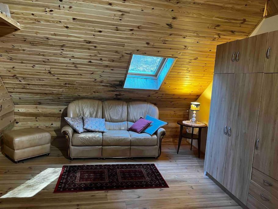 Gite A La Ferme Au Coeur De L'Auvergne Saint-Hippolyte  Exterior photo
